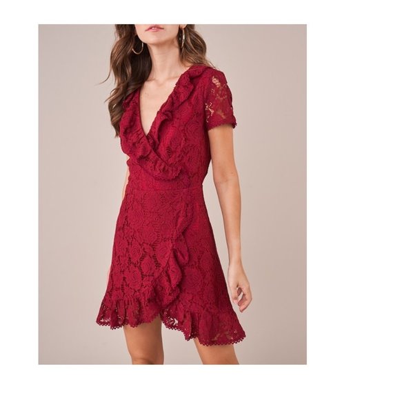Adorable lace wrap dress ruffle in burgundy - Picture 2 of 6